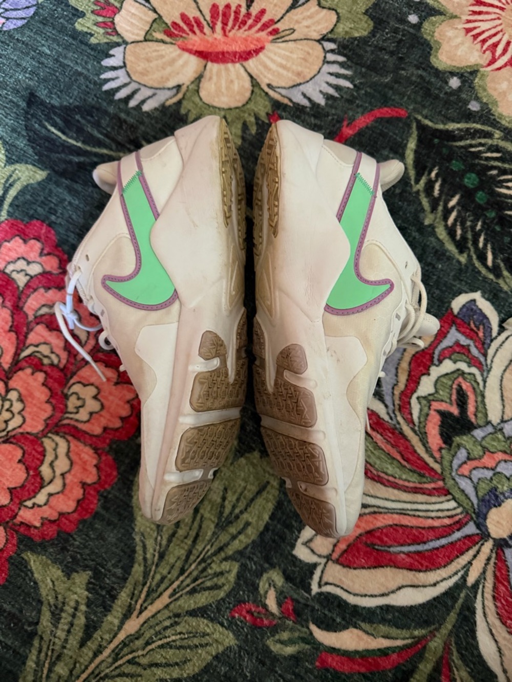 3/$25 ✨ Nike Legend Essential 2 White Mint Pink Training Shoes Women’s 11 - Picture 3 of 11